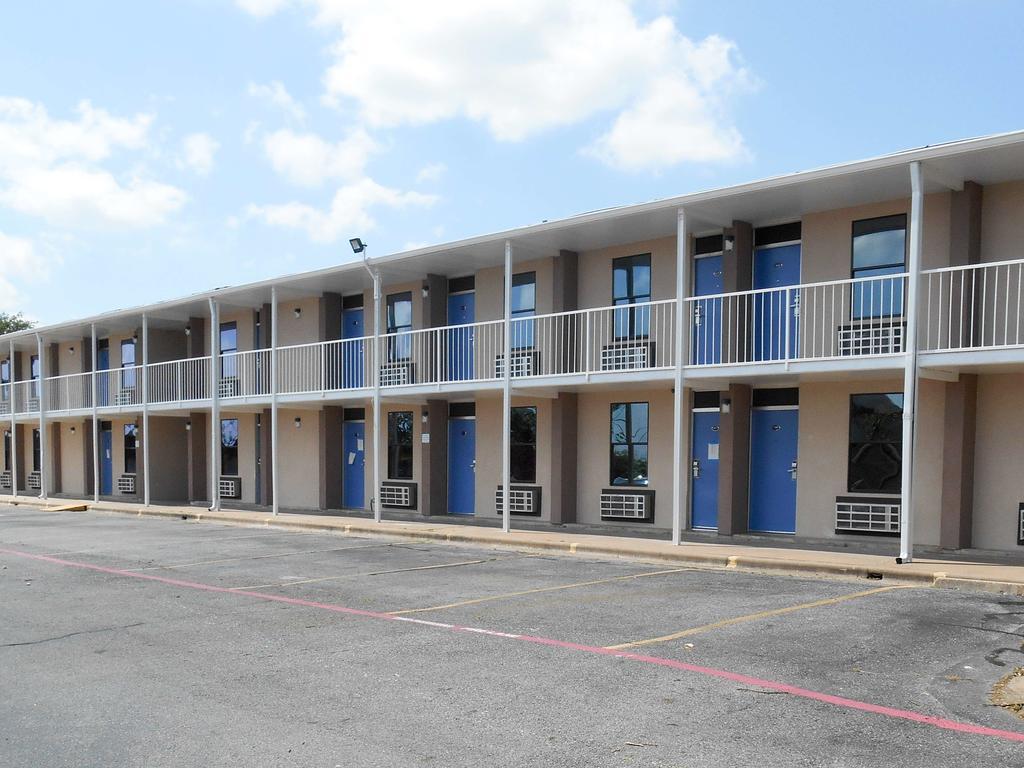 Motel 6 Sherman, Tx Bagian luar foto