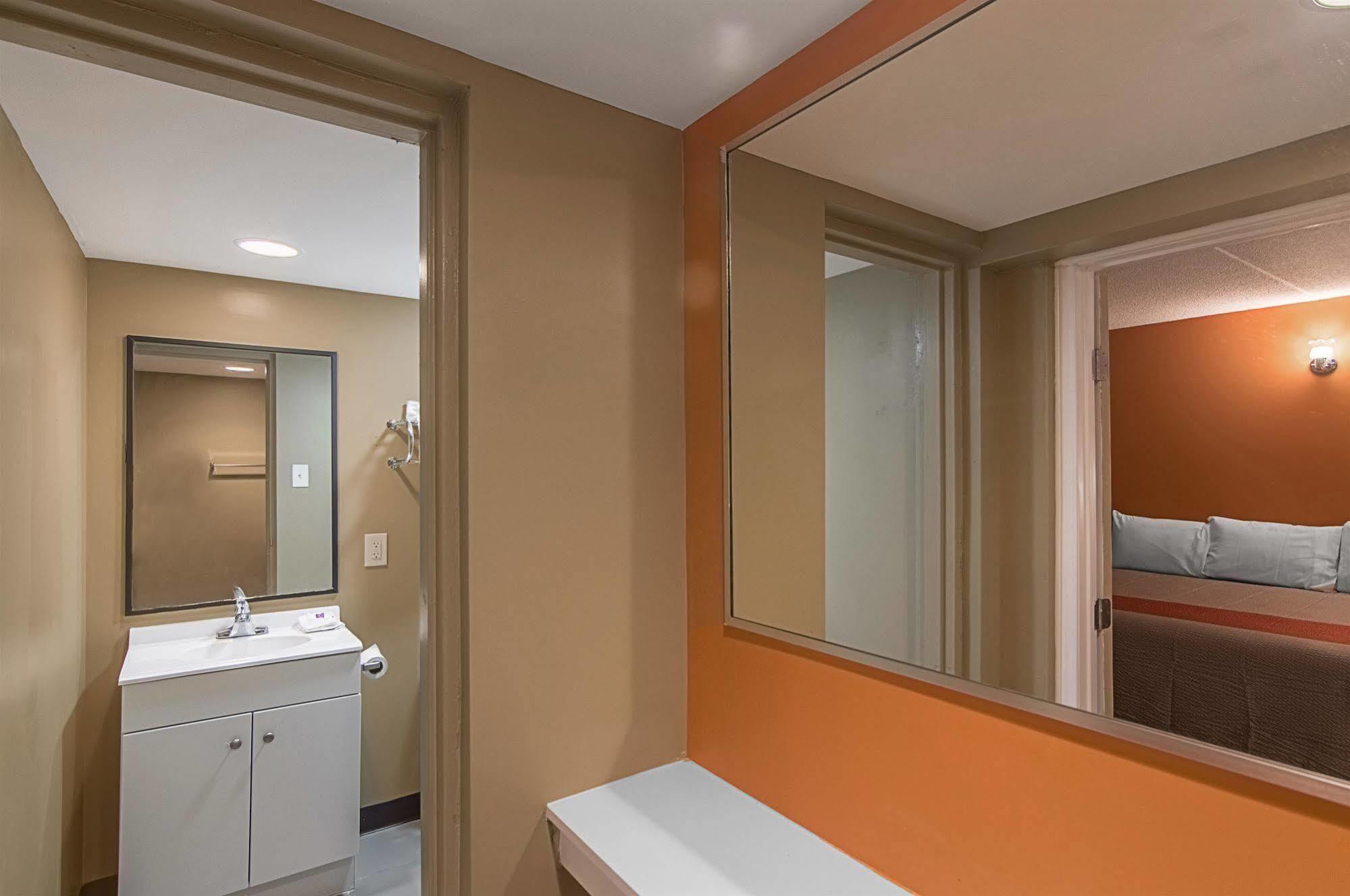 Motel 6 Sherman, Tx Bagian luar foto
