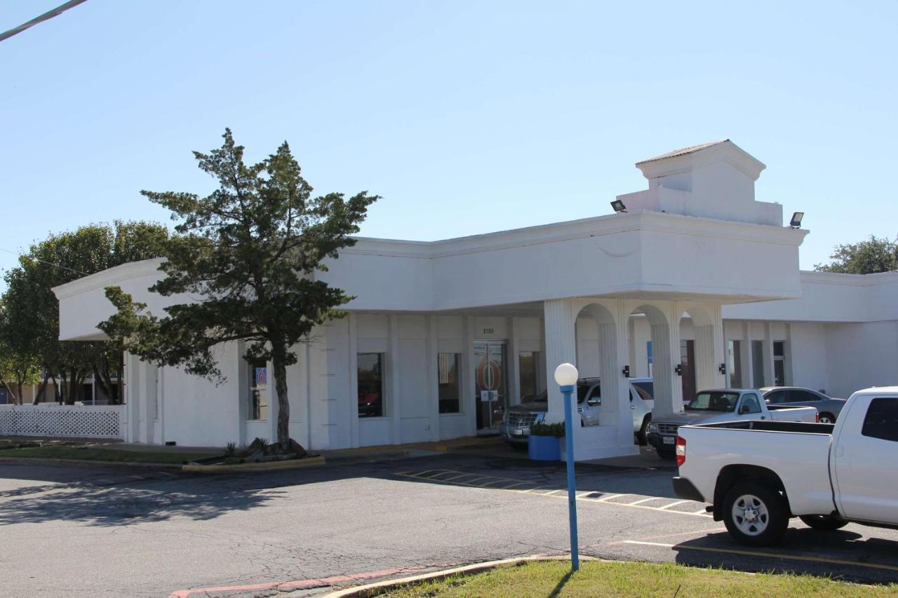 Motel 6 Sherman, Tx Bagian luar foto